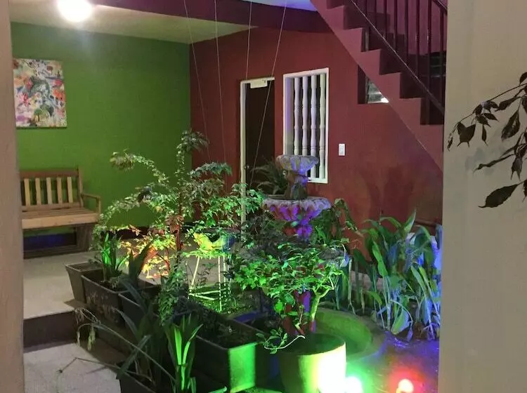 هتل El Caite Hostel