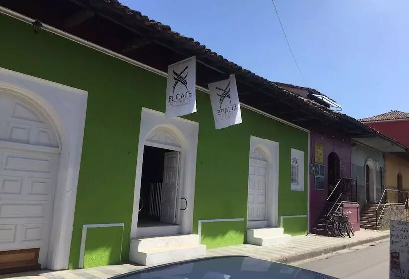 هتل El Caite Hostel