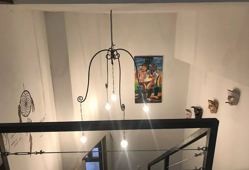 هتل El Caite Hostel