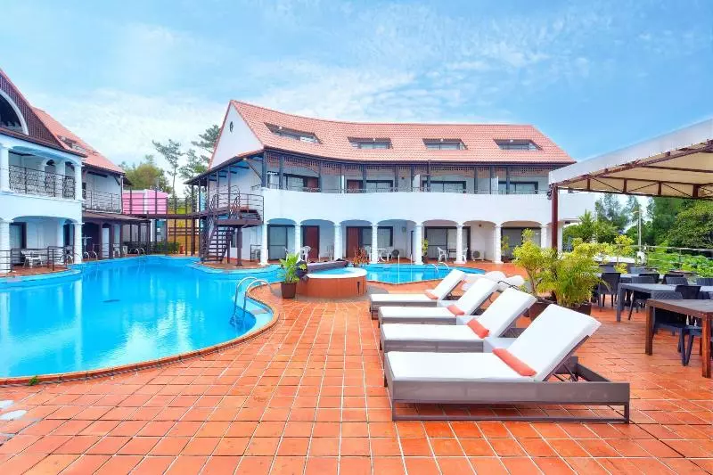 Hôtel The Pool Resort Okinawa