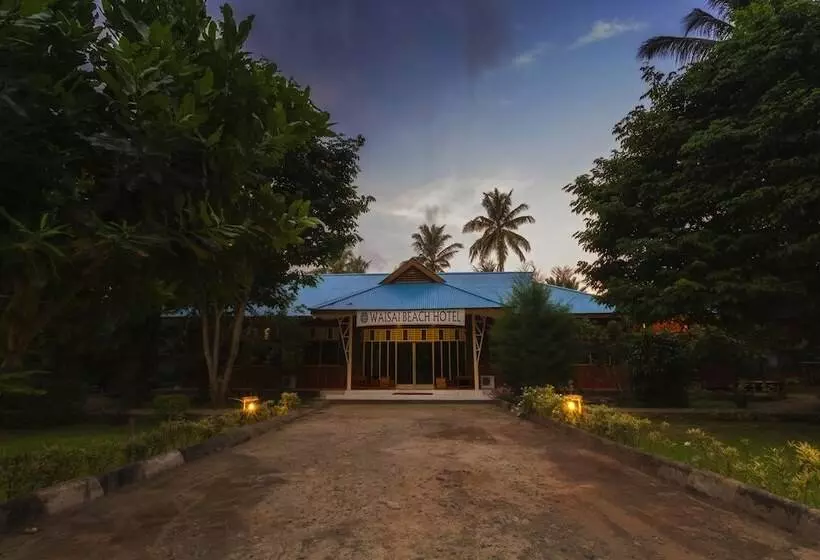 Hotelli Waisai Beach