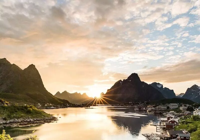 Reine Rorbuer   By Classic Norway Hotels