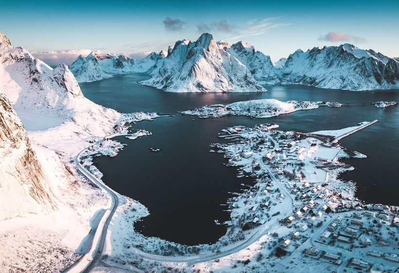 Reine Rorbuer   By Classic Norway Hotels