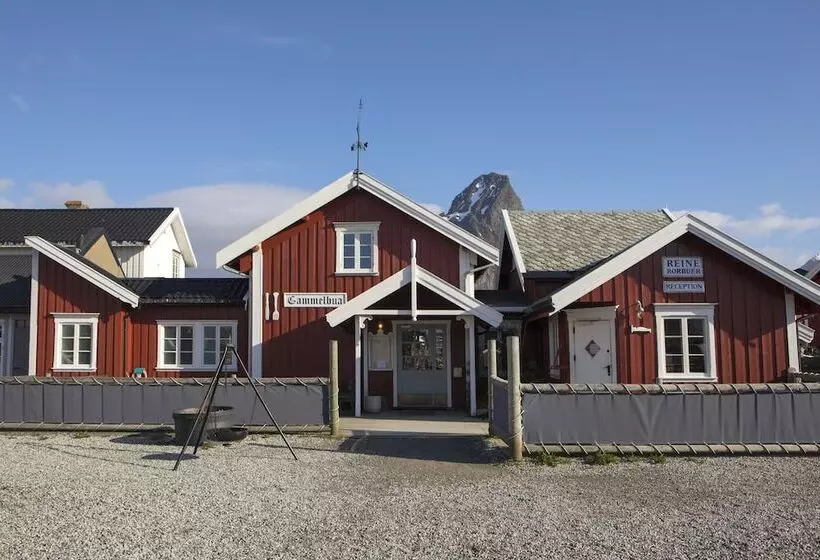 Reine Rorbuer   By Classic Norway Hotels