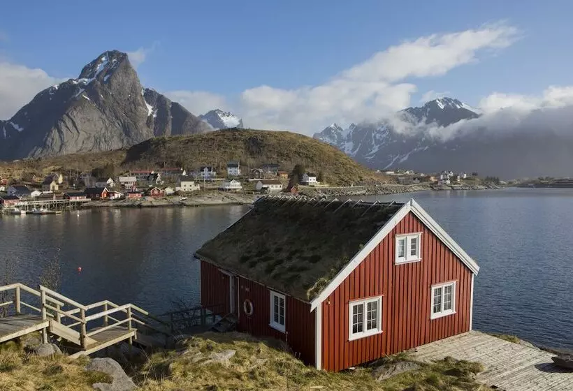 Reine Rorbuer   By Classic Norway Hotels