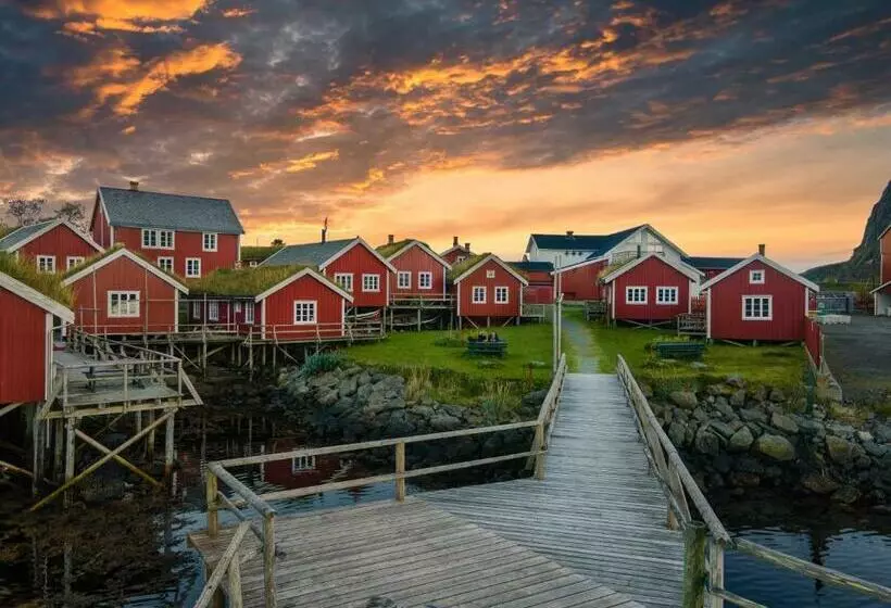 Reine Rorbuer   By Classic Norway Hotels