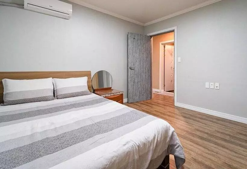 Seogwipo Haemil Dokchae Pension