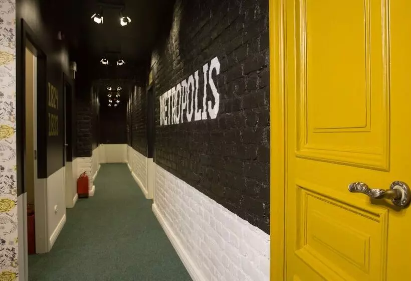هتل Metropolis
