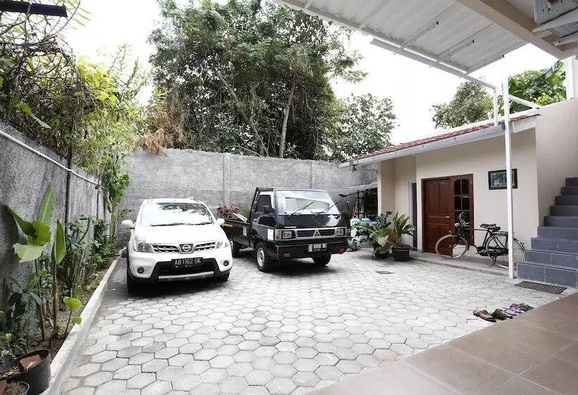 Hotelli Reddoorz @ Condong Catur 3