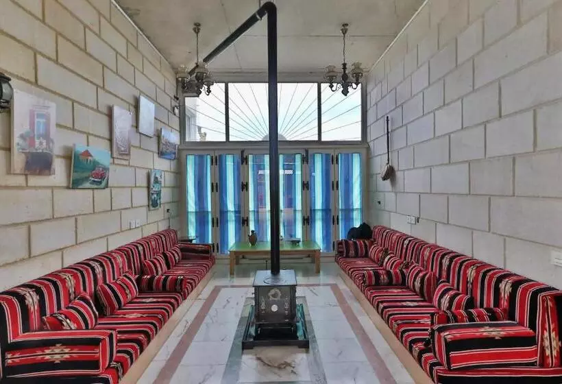 پانسیون Damask Rose, Lebanese Guest House