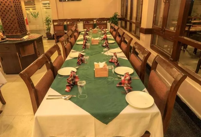 هتل Bharatpur Garden Resort