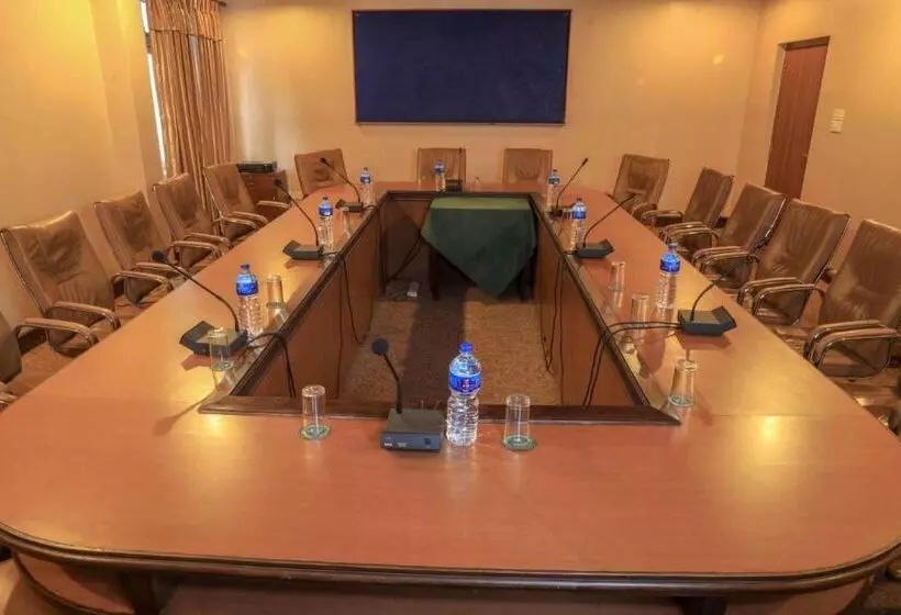 هتل Bharatpur Garden Resort