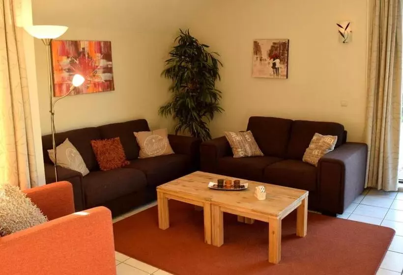 Hotelli Vakantiepark Hof Van Zeeland