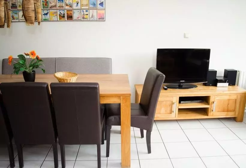 Hotelli Vakantiepark Hof Van Zeeland