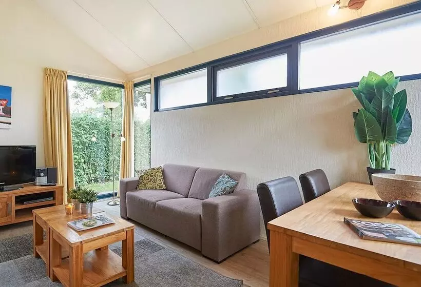 Hotelli Vakantiepark Hof Van Zeeland