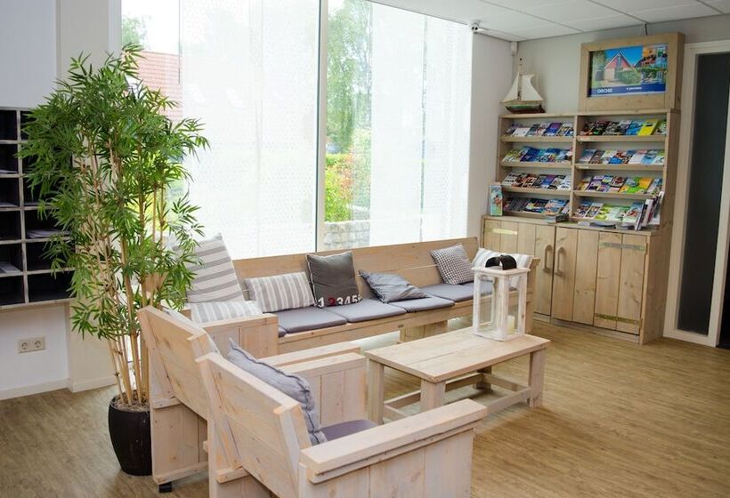 Отель Vakantiepark Hof Van Zeeland