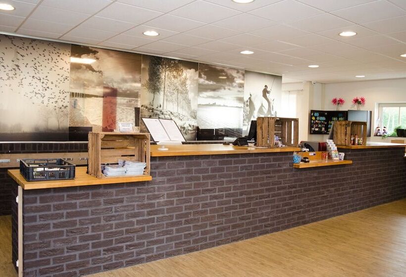 Отель Vakantiepark Hof Van Zeeland