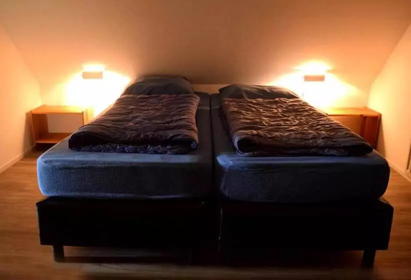 Hotelli Vakantiepark Hof Van Zeeland