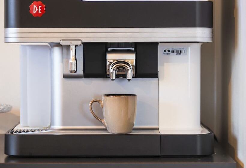 هتل Farmhouse Lodge