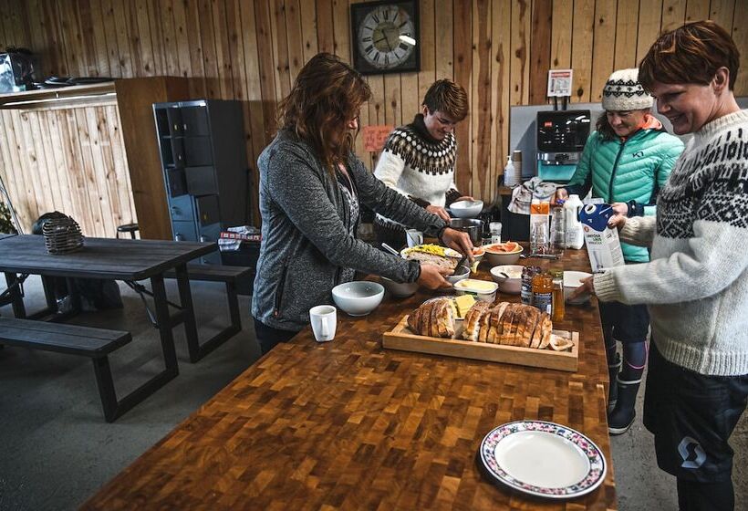 هتل Farmhouse Lodge