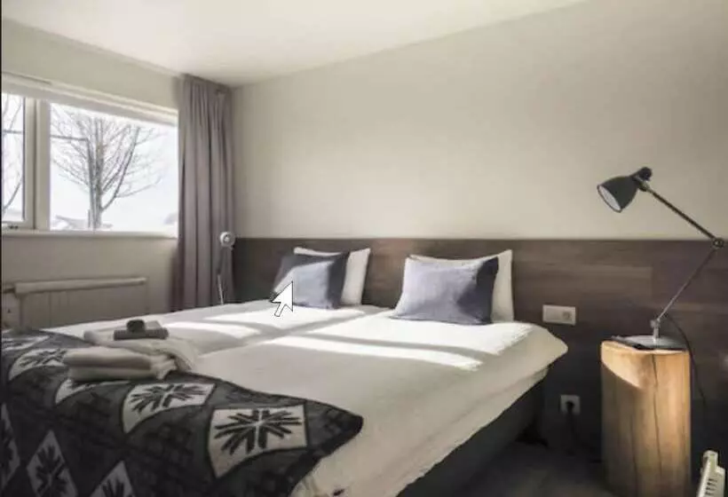 هتل Farmhouse Lodge