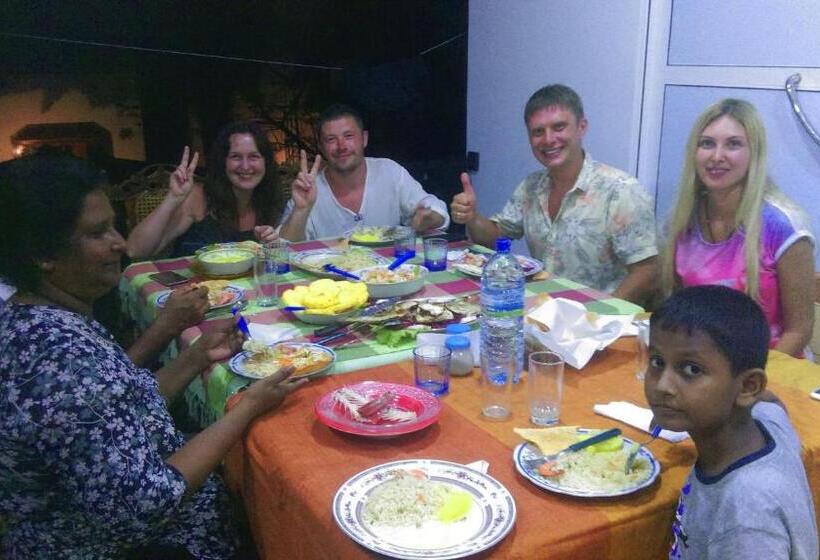 پانسیون Aluthgedara Guest House