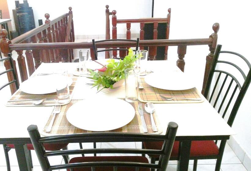 פנסיון Cloud Inn Kandy Homestay