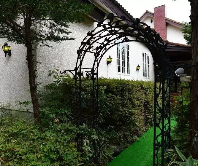 Majatalo The Pageant