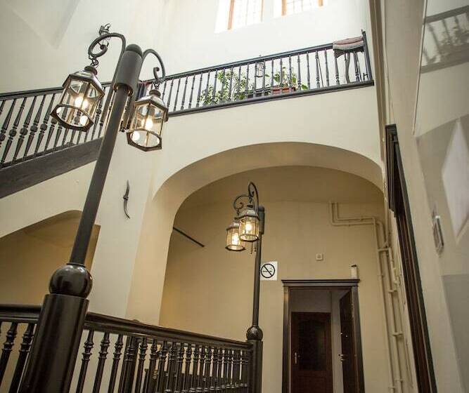 Scharffenberg Apartments Main Square