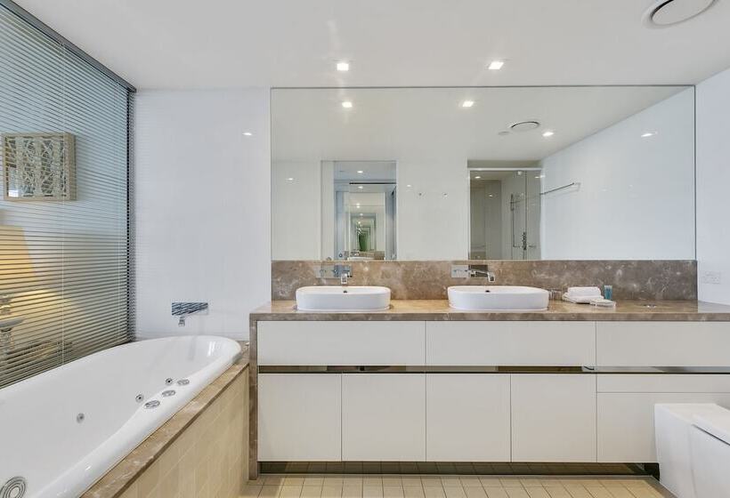 Soul On The Esplanade   Hr Surfers Paradise