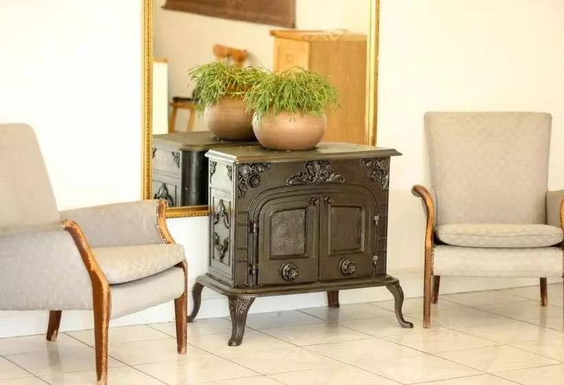 The Rose Garden Bed & Breakfast And Cafe