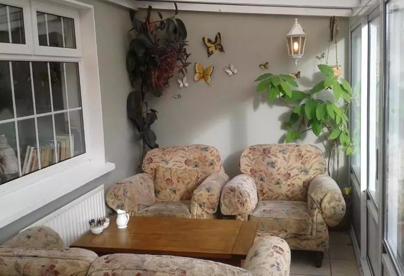 The Rose Garden Bed & Breakfast And Cafe