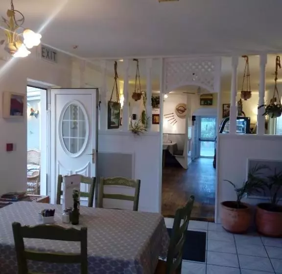 The Rose Garden Bed & Breakfast And Cafe