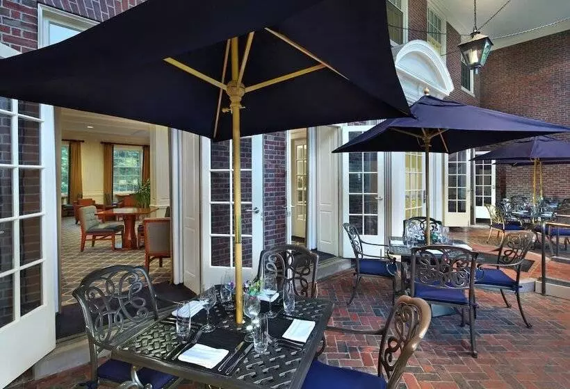 בית מלון כפרי Andover Inn