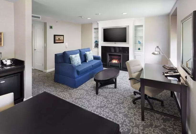 בית מלון כפרי Andover Inn