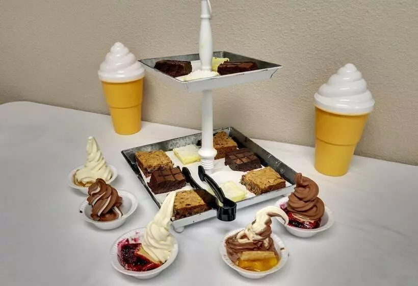 هتل Spark By Hilton Branson Meadows