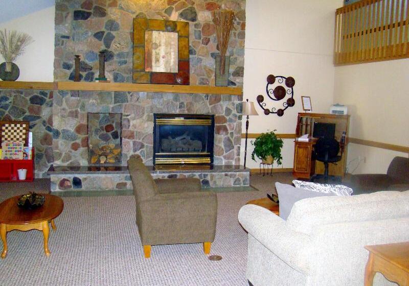 Boarders Inn & Suites By Cobblestone Hotels   Faribault