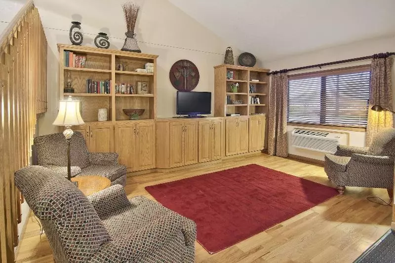 Boarders Inn & Suites By Cobblestone Hotels Faribault