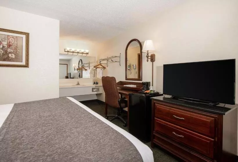 هتل Brookwood Inn Branson