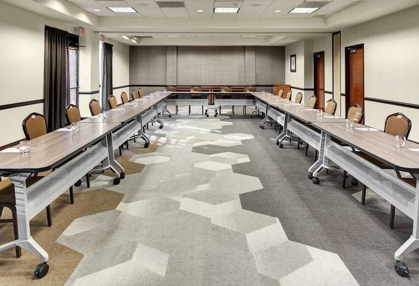 Otel Candlewood Suites Birmingham Inverness, An Ihg