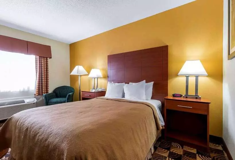 Отель Quality Inn Sycamore   Dekalb