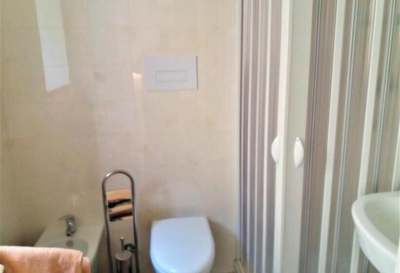 Domus Al Corso Con Servizio B&b