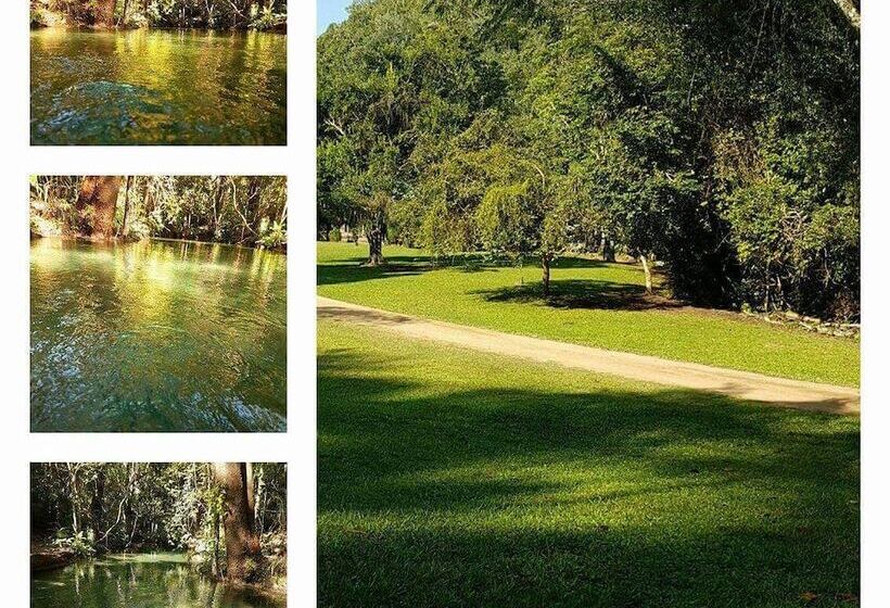 Hotel Martz Farm Treehouses & Cabanas