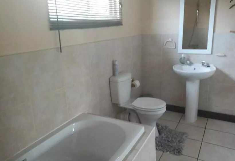 پانسیون African Sun Guest House