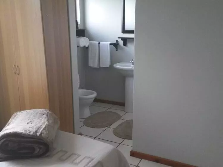 پانسیون African Sun Guest House