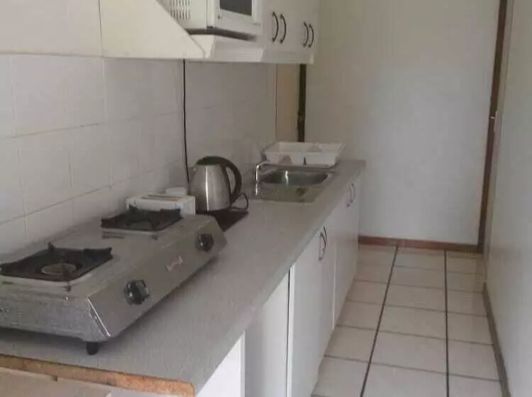 پانسیون African Sun Guest House