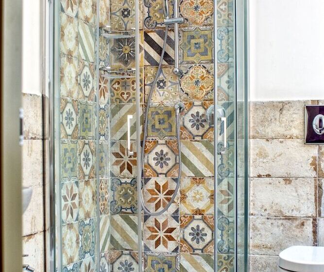 بنسيون Vela Rooms