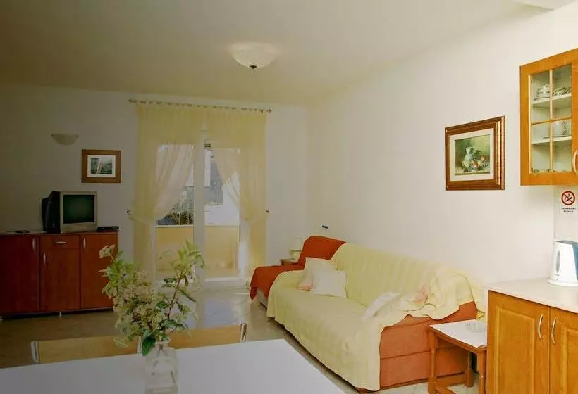 Sol Jardin Apartments