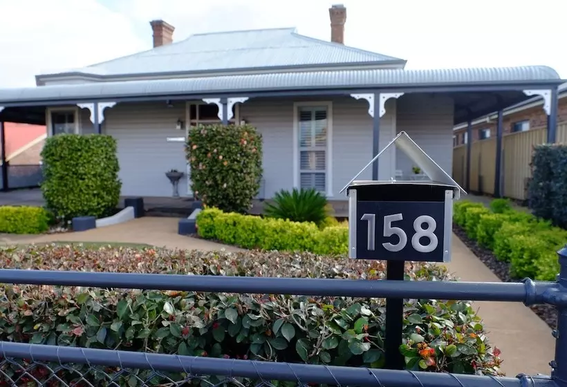 Aamiaismajoitus (B&B) Courthouse Cottage