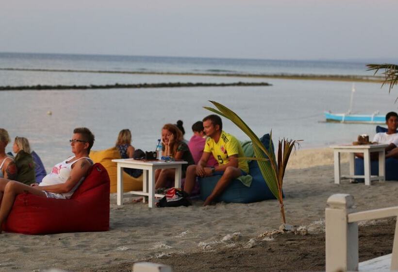 مبيت وإفطار Pelangi Cottages Gili Air